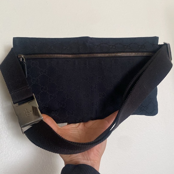 Gucci Supreme Belt Bag - Picture 6 of 13